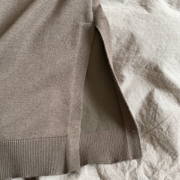 Long Open Cardigan Light Sweater in Olive Green - Picture 9 of 10